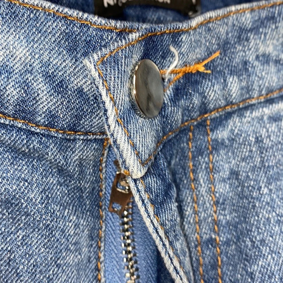 Nasty Gal denim paper bag high waisted shorts size medium - Picture 3 of 8